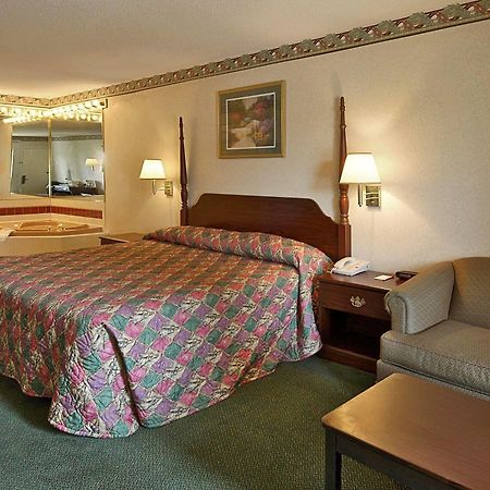 Executive Inn By Oyo Ridgeway I-77 Δωμάτιο φωτογραφία