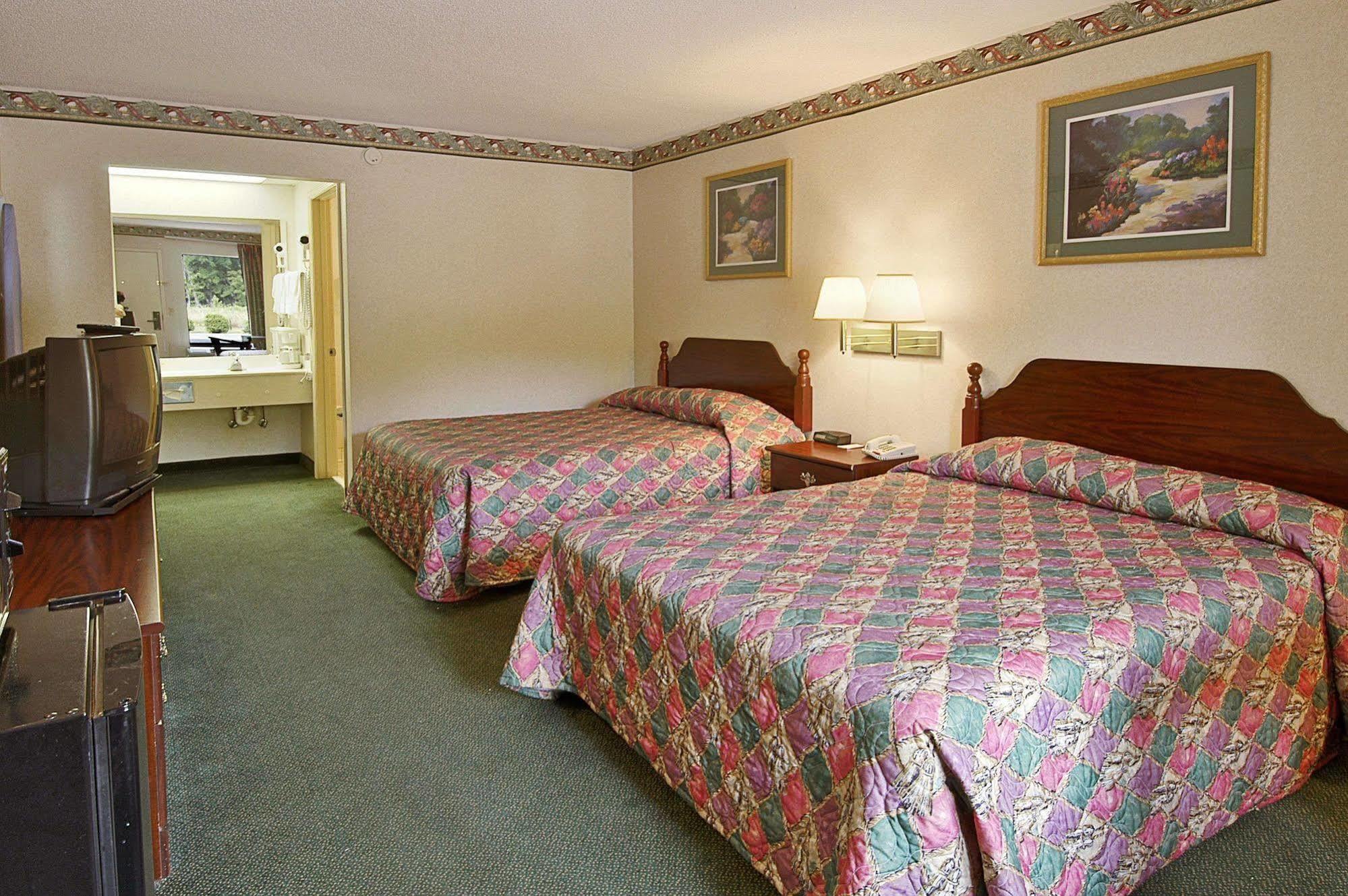 Executive Inn By Oyo Ridgeway I-77 Δωμάτιο φωτογραφία