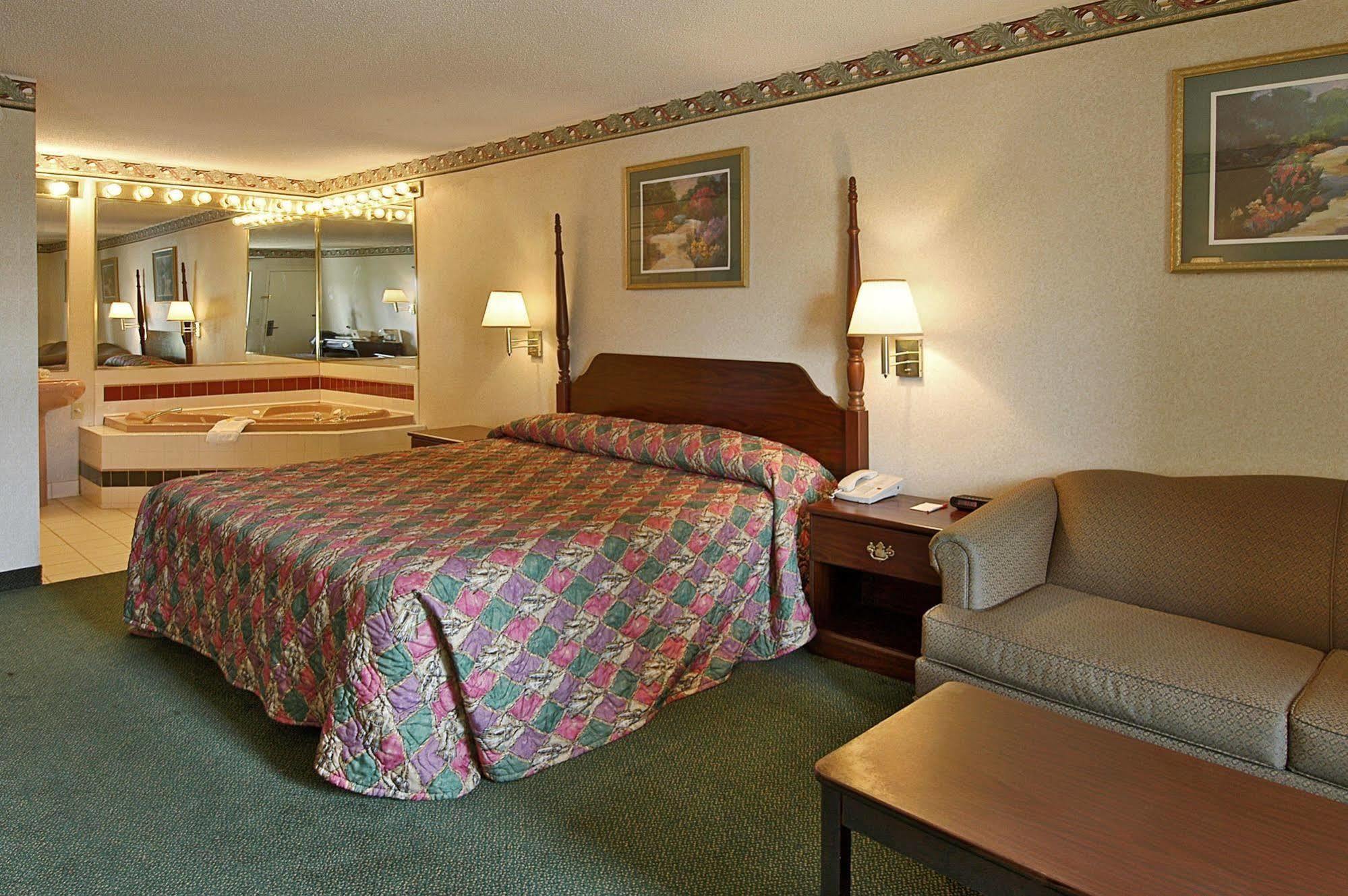 Executive Inn By Oyo Ridgeway I-77 Δωμάτιο φωτογραφία