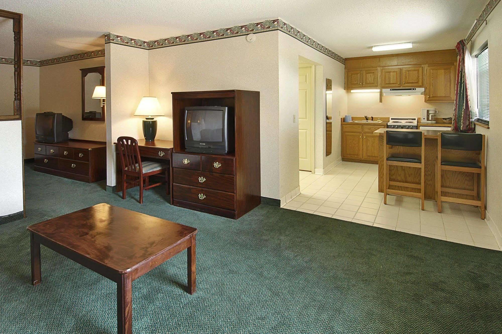 Executive Inn By Oyo Ridgeway I-77 Δωμάτιο φωτογραφία