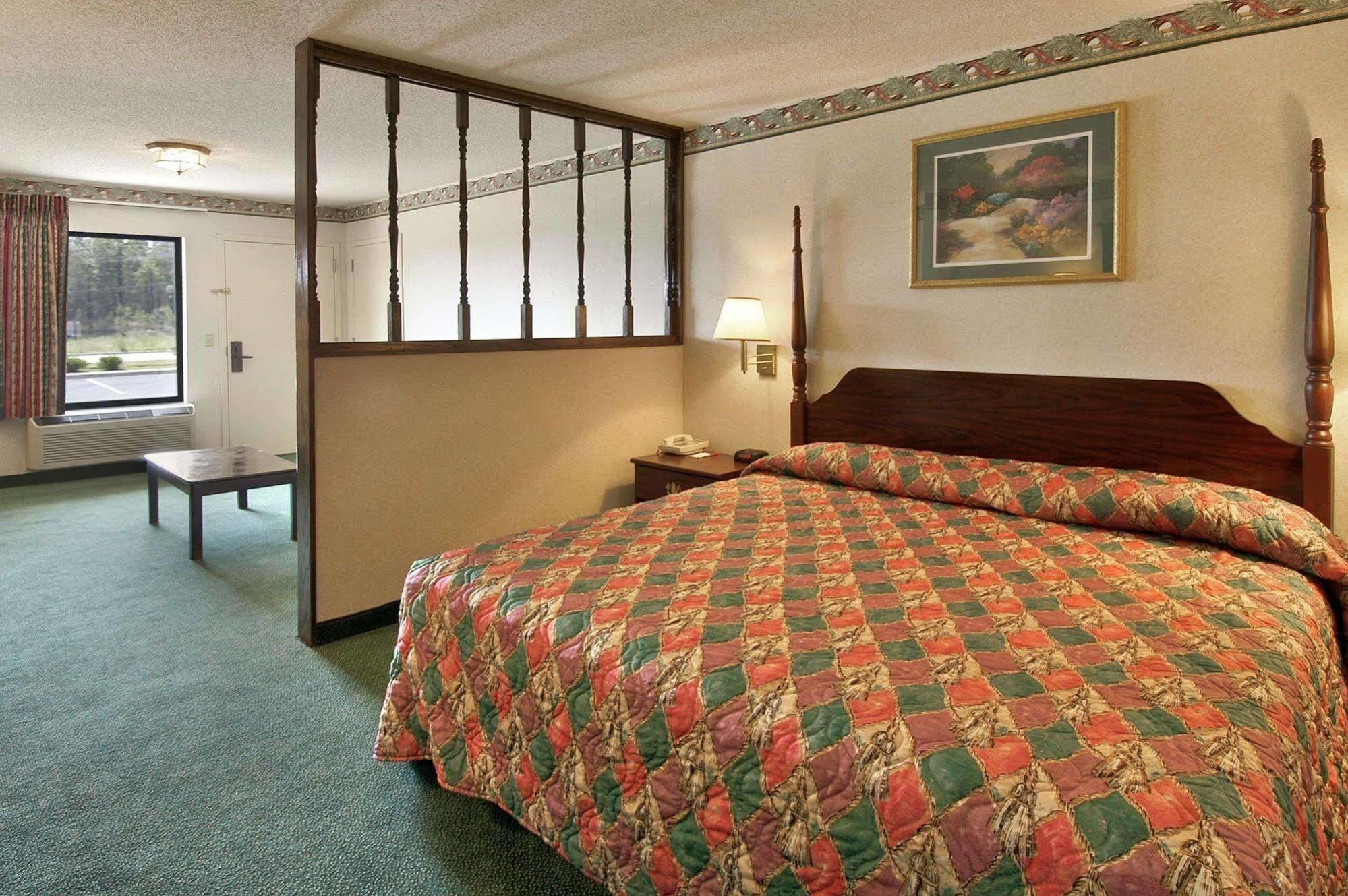 Executive Inn By Oyo Ridgeway I-77 Δωμάτιο φωτογραφία
